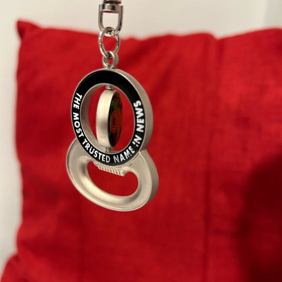 CNN Key Chain & Bottle Opener - Picture 4 of 7